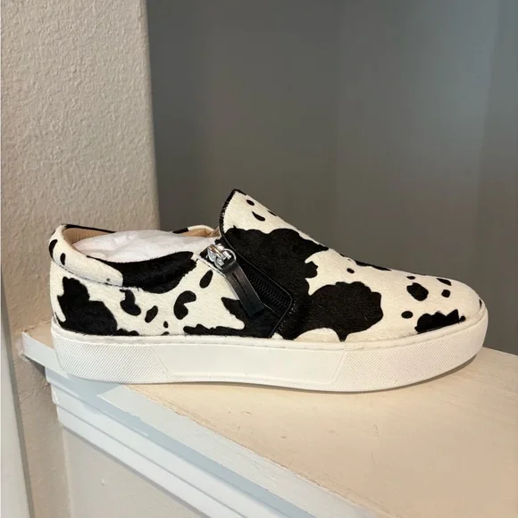 Very Volatile Normande Black & White Cow Print Sneakers Womens Size 9 - Picture 2 of 9